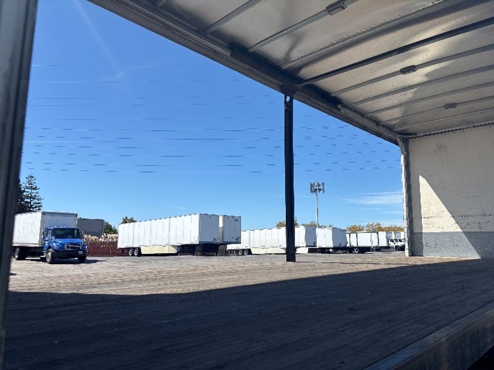 Medium Duty Box Truck-Light and Medium Duty Trucks-Freightliner-2018-M2-West Sacramento-CA-261,278\n\t\tmiles-$ 28,500 - Image 11