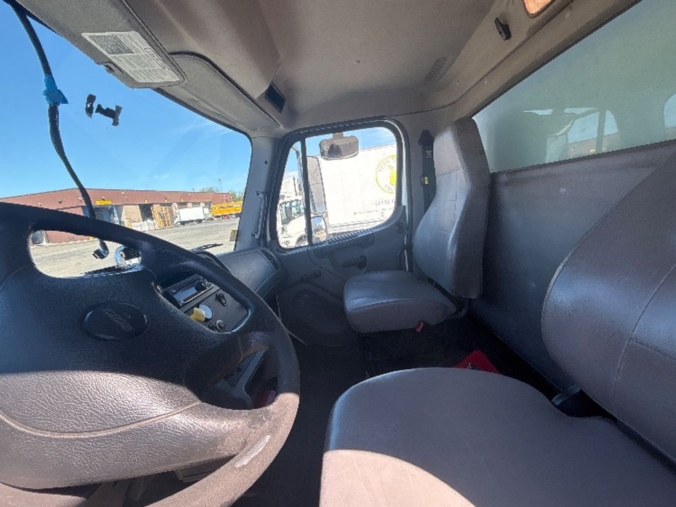 Medium Duty Box Truck-Light and Medium Duty Trucks-Freightliner-2018-M2-West Sacramento-CA-261,278\n\t\tmiles-$ 28,500 - Image 19