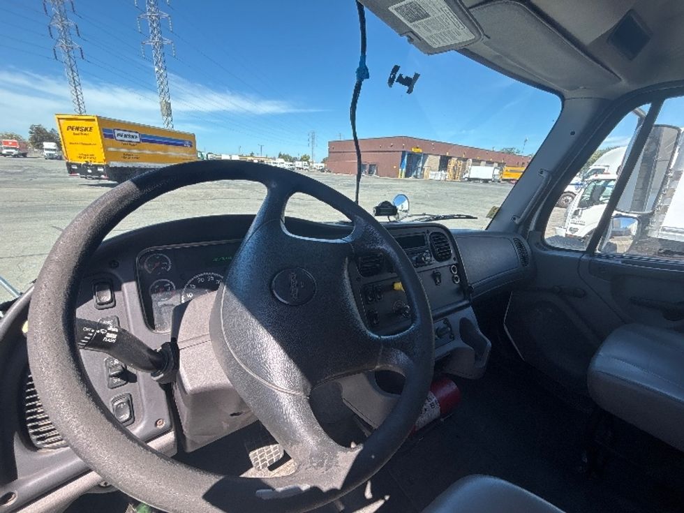 Medium Duty Box Truck-Light and Medium Duty Trucks-Freightliner-2018-M2-West Sacramento-CA-261,278\n\t\tmiles-$ 28,500 - Image 18