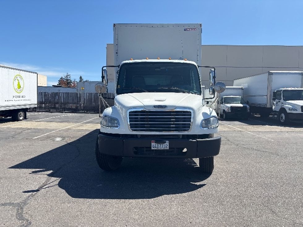 Medium Duty Box Truck-Light and Medium Duty Trucks-Freightliner-2018-M2-West Sacramento-CA-261,278\n\t\tmiles-$ 28,500 - Image 2