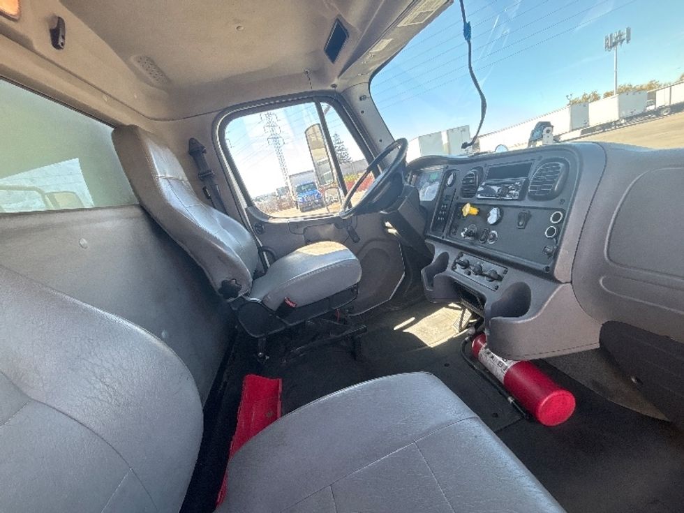 Medium Duty Box Truck-Light and Medium Duty Trucks-Freightliner-2018-M2-West Sacramento-CA-261,278\n\t\tmiles-$ 28,500 - Image 22