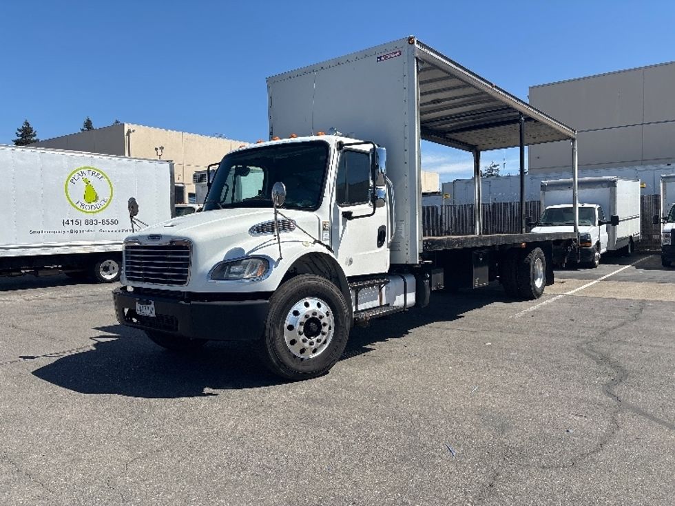 Medium Duty Box Truck-Light and Medium Duty Trucks-Freightliner-2018-M2-West Sacramento-CA-261,278\n\t\tmiles-$ 28,500 - Image 3