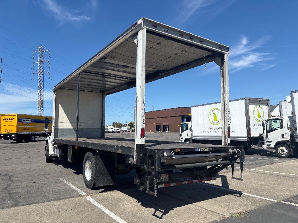 Medium Duty Box Truck-Light and Medium Duty Trucks-Freightliner-2018-M2-West Sacramento-CA-261,278\n\t\tmiles-$ 28,500 - Image 6