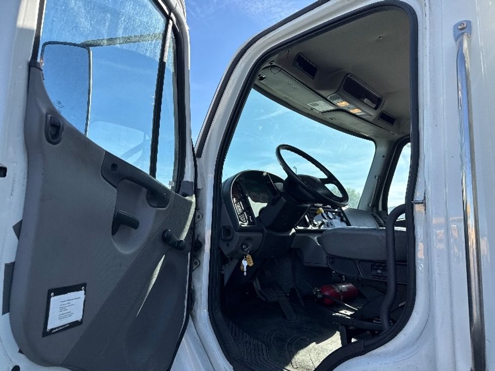 Medium Duty Box Truck-Light and Medium Duty Trucks-Freightliner-2018-M2-West Valley City-UT-184,083\n\t\tmiles-$ 49,000 - Image 16