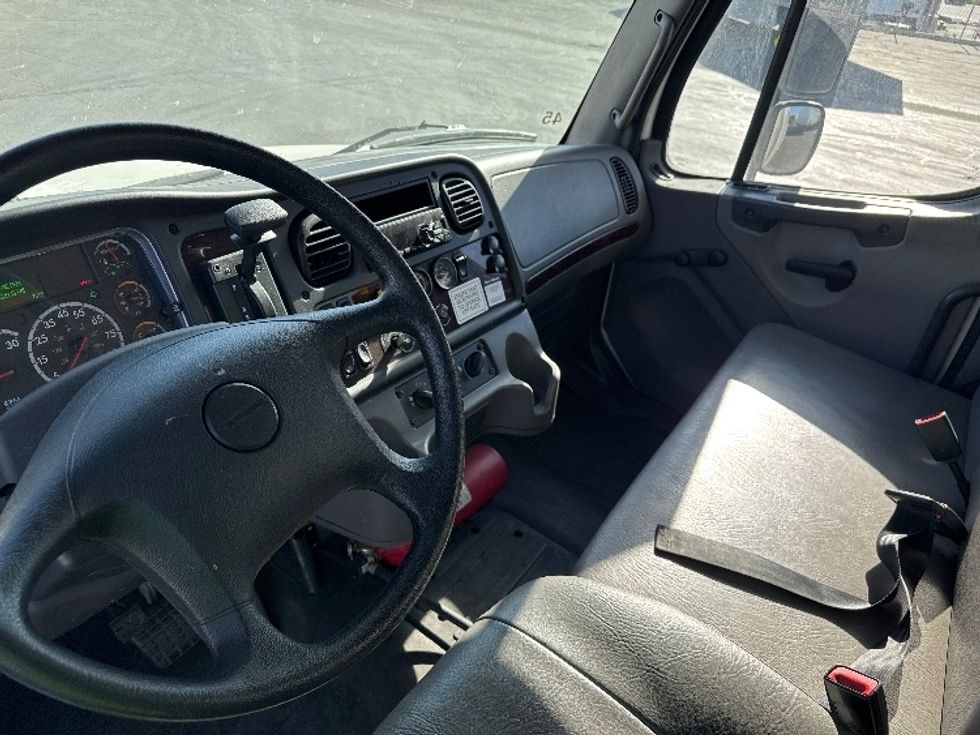 Medium Duty Box Truck-Light and Medium Duty Trucks-Freightliner-2018-M2-West Valley City-UT-184,083\n\t\tmiles-$ 49,000 - Image 17