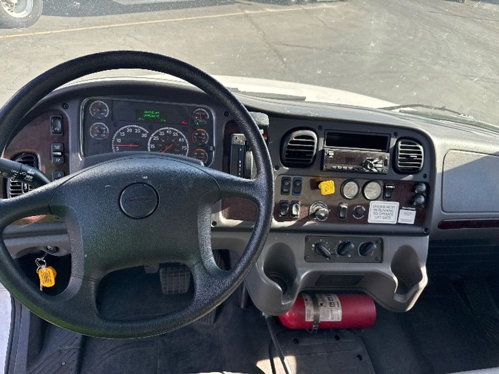 Medium Duty Box Truck-Light and Medium Duty Trucks-Freightliner-2018-M2-West Valley City-UT-184,083\n\t\tmiles-$ 49,000 - Image 18