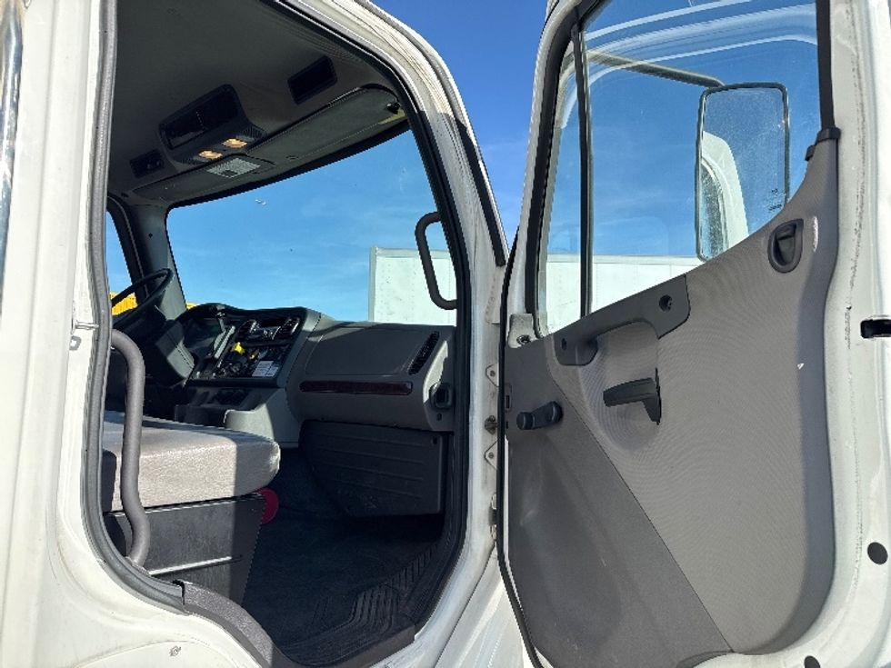 Medium Duty Box Truck-Light and Medium Duty Trucks-Freightliner-2018-M2-West Valley City-UT-184,083\n\t\tmiles-$ 49,000 - Image 20