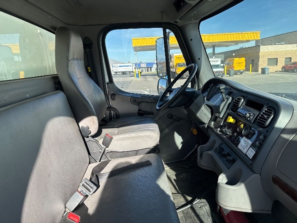 Medium Duty Box Truck-Light and Medium Duty Trucks-Freightliner-2018-M2-West Valley City-UT-184,083\n\t\tmiles-$ 49,000 - Image 22