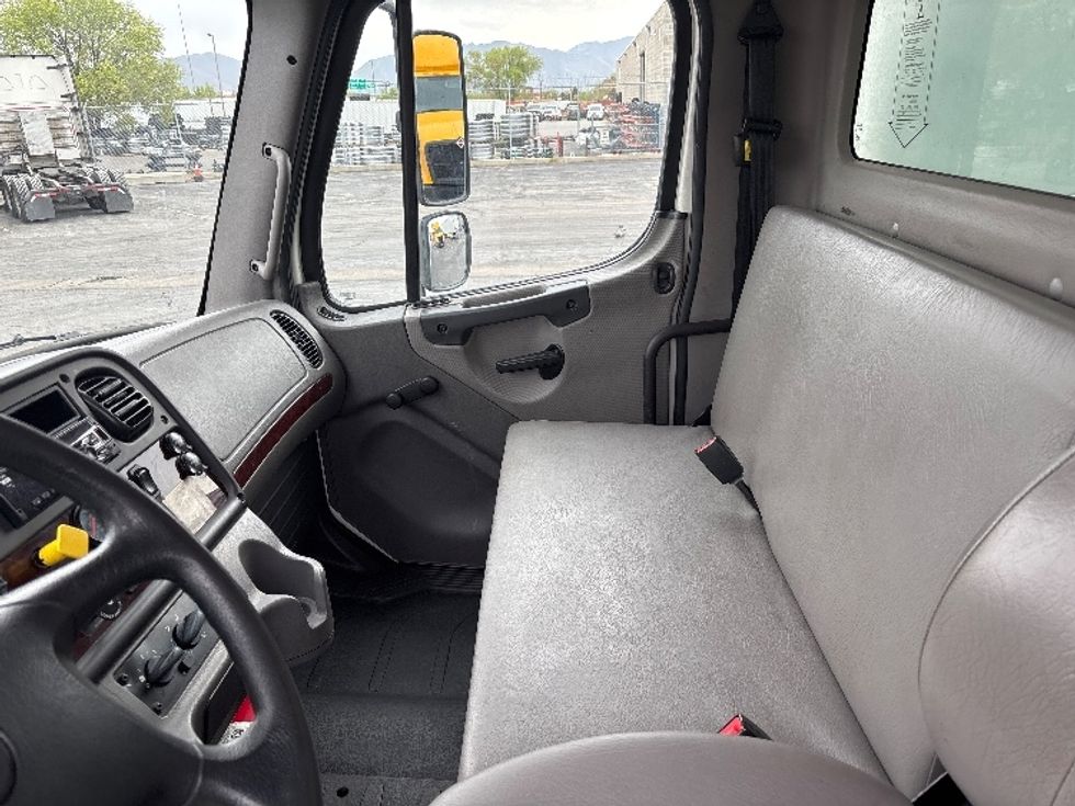 Medium Duty Box Truck-Light and Medium Duty Trucks-Freightliner-2018-M2-West Valley City-UT-206,358\n\t\tmiles-$ 44,500 - Image 19