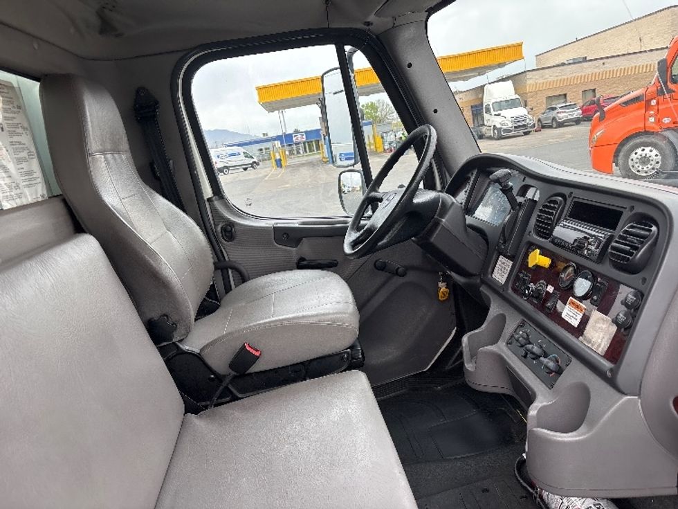 Medium Duty Box Truck-Light and Medium Duty Trucks-Freightliner-2018-M2-West Valley City-UT-206,358\n\t\tmiles-$ 44,500 - Image 22