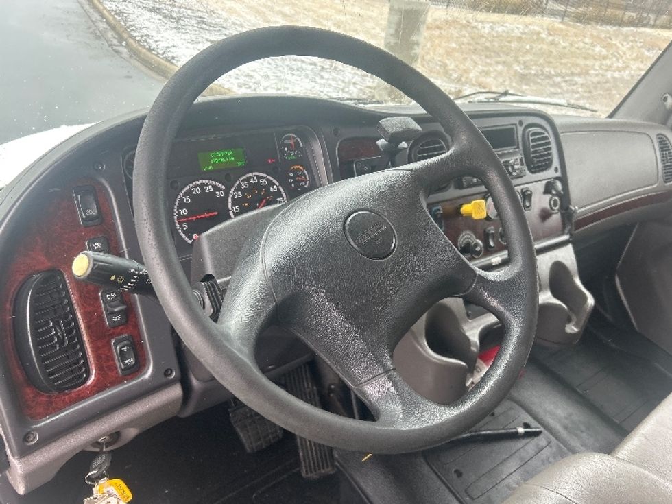 Medium Duty Box Truck-Light and Medium Duty Trucks-Freightliner-2018-M2-Windsor-WI-198,400\n\t\tmiles-$ 37,500 - Image 17