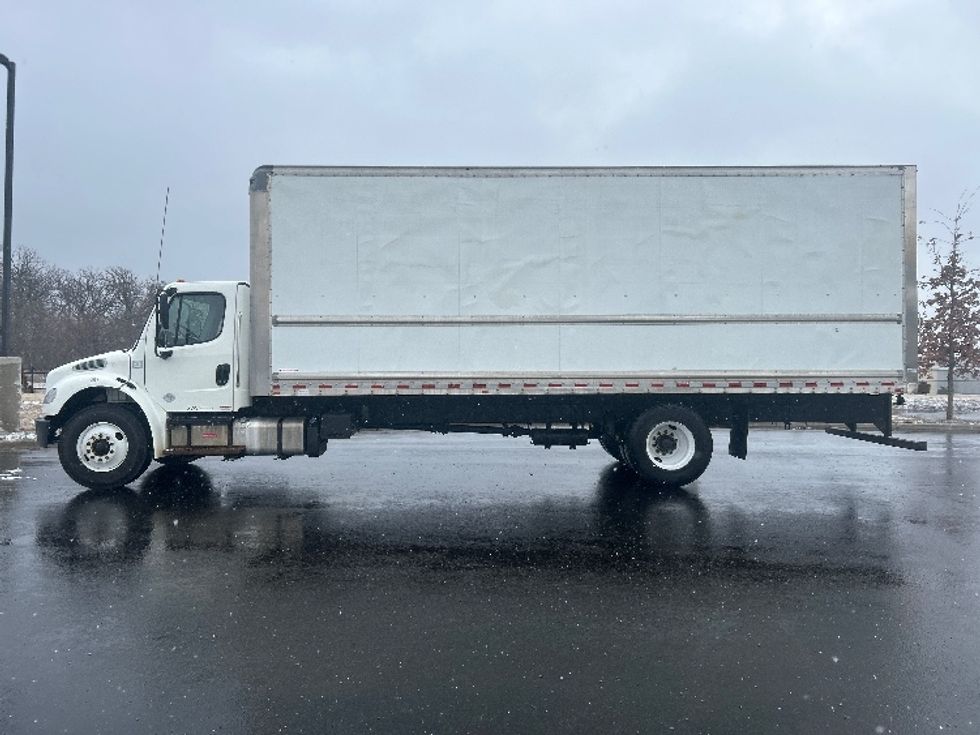 Medium Duty Box Truck-Light and Medium Duty Trucks-Freightliner-2018-M2-Windsor-WI-198,400\n\t\tmiles-$ 37,500 - Image 4