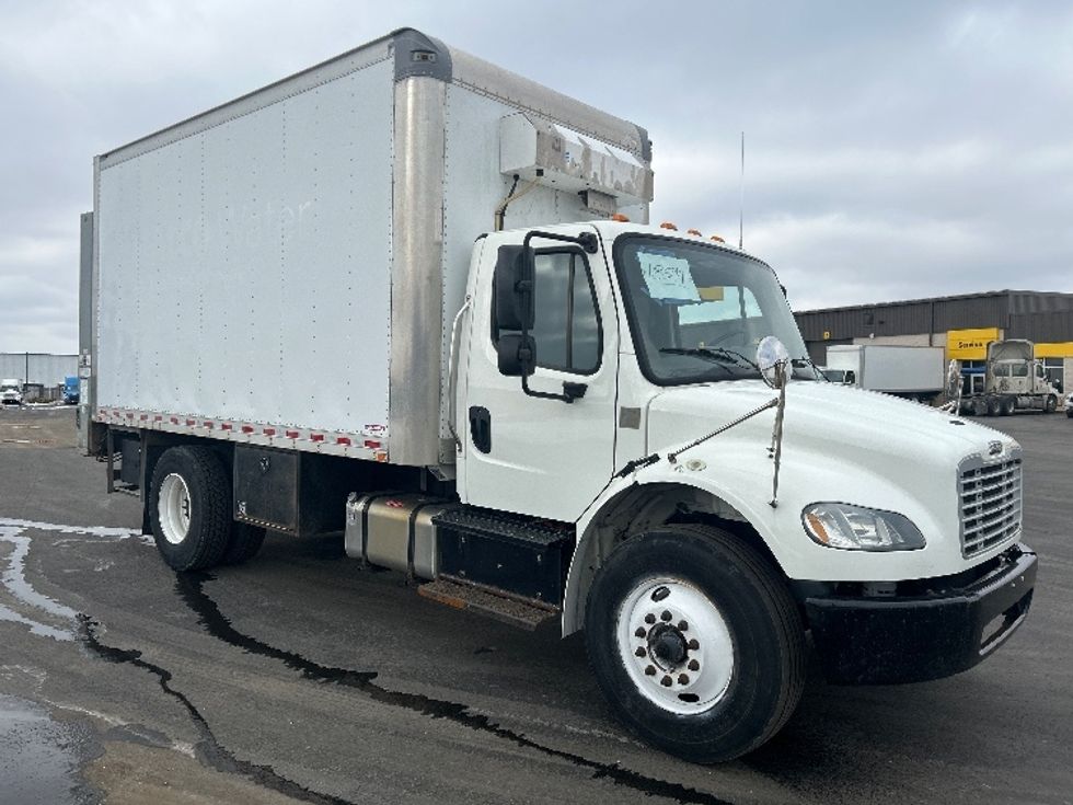 Medium Duty Box Truck-Light and Medium Duty Trucks-Freightliner-2018-M2-Windsor-WI-243,752\n\t\tmiles-$ 32,500 - Image 1