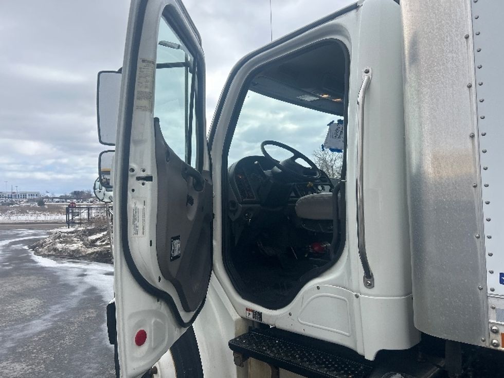 Medium Duty Box Truck-Light and Medium Duty Trucks-Freightliner-2018-M2-Windsor-WI-243,752\n\t\tmiles-$ 32,500 - Image 16