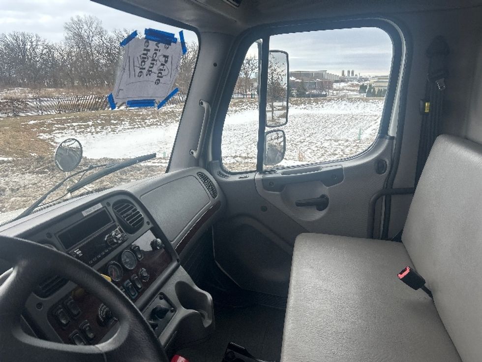 Medium Duty Box Truck-Light and Medium Duty Trucks-Freightliner-2018-M2-Windsor-WI-243,752\n\t\tmiles-$ 32,500 - Image 19