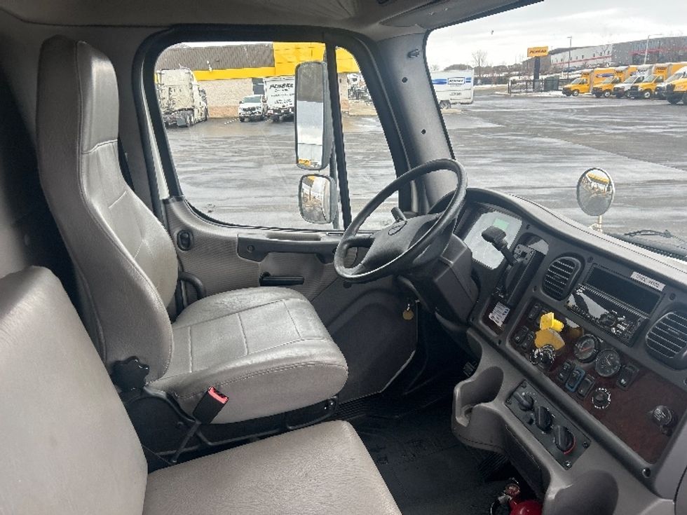 Medium Duty Box Truck-Light and Medium Duty Trucks-Freightliner-2018-M2-Windsor-WI-243,752\n\t\tmiles-$ 32,500 - Image 22