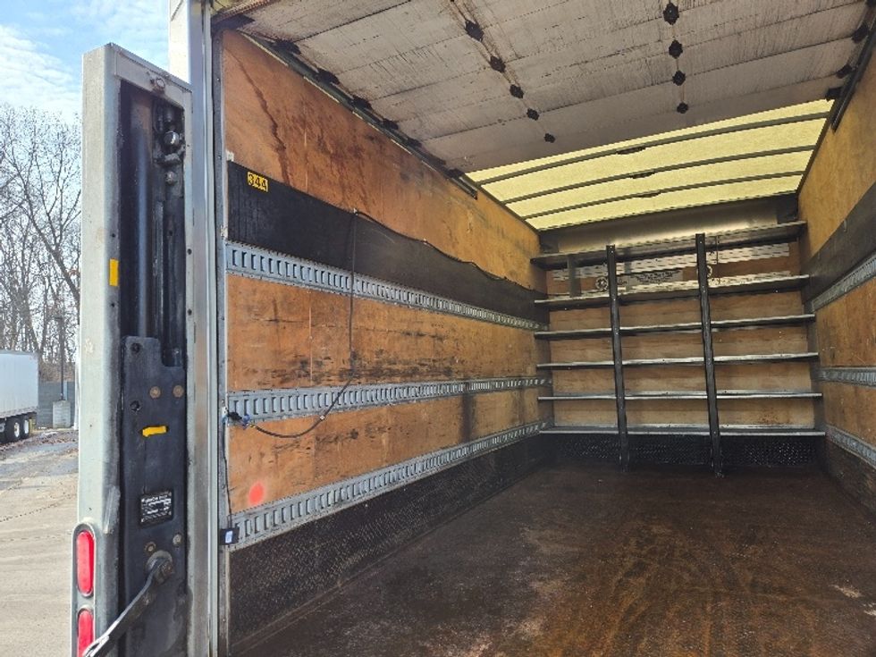 Medium Duty Box Truck-Light and Medium Duty Trucks-Freightliner-2018-M2-Ypsilanti-MI-181,685\n\t\tmiles-$ 36,000 - Image 11