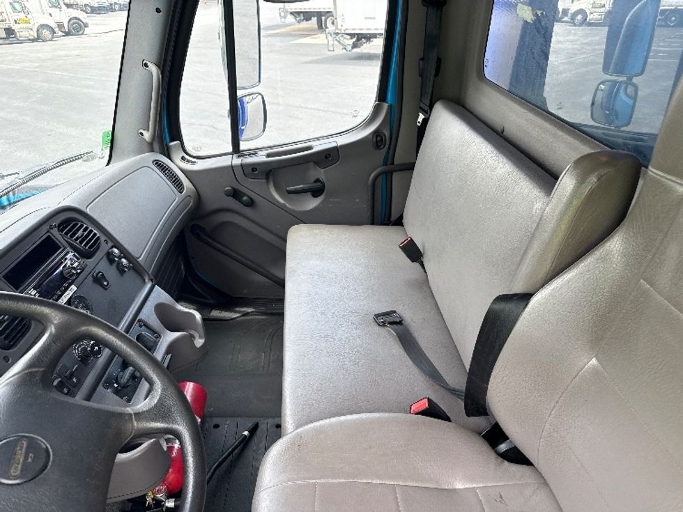 Medium Duty Box Truck-Light and Medium Duty Trucks-Freightliner-2018-M211242S-Harrisburg-PA-322,662\n\t\tmiles-$ 53,750 - Image 17