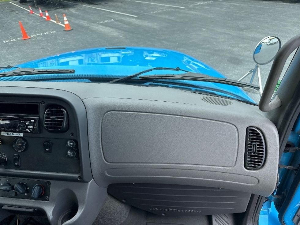 Medium Duty Box Truck-Light and Medium Duty Trucks-Freightliner-2018-M211242S-Harrisburg-PA-322,662\n\t\tmiles-$ 53,750 - Image 19