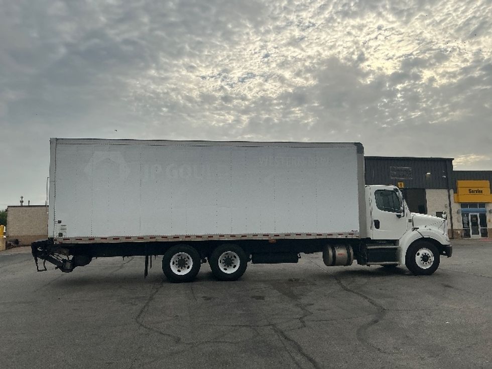 Medium Duty Box Truck-Light and Medium Duty Trucks-Freightliner-2018-M211264S-Austin-TX-242,999\n\t\tmiles-$ 75,000 - Image 15