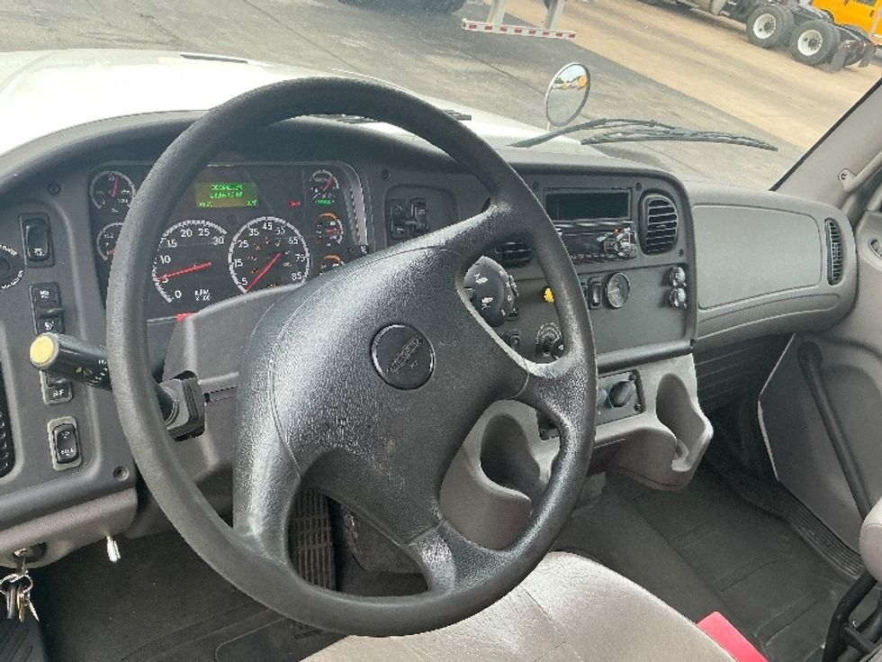 Medium Duty Box Truck-Light and Medium Duty Trucks-Freightliner-2018-M211264S-Austin-TX-242,999\n\t\tmiles-$ 75,000 - Image 17