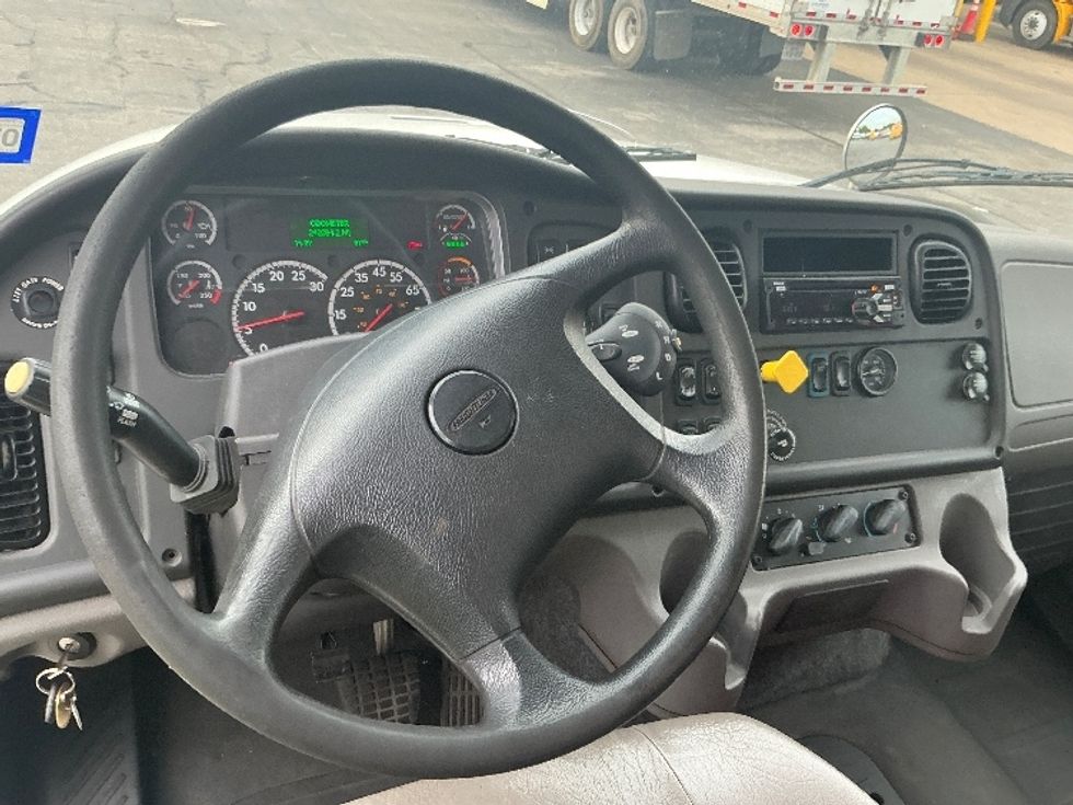 Medium Duty Box Truck-Light and Medium Duty Trucks-Freightliner-2018-M211264S-Austin-TX-242,999\n\t\tmiles-$ 75,000 - Image 18