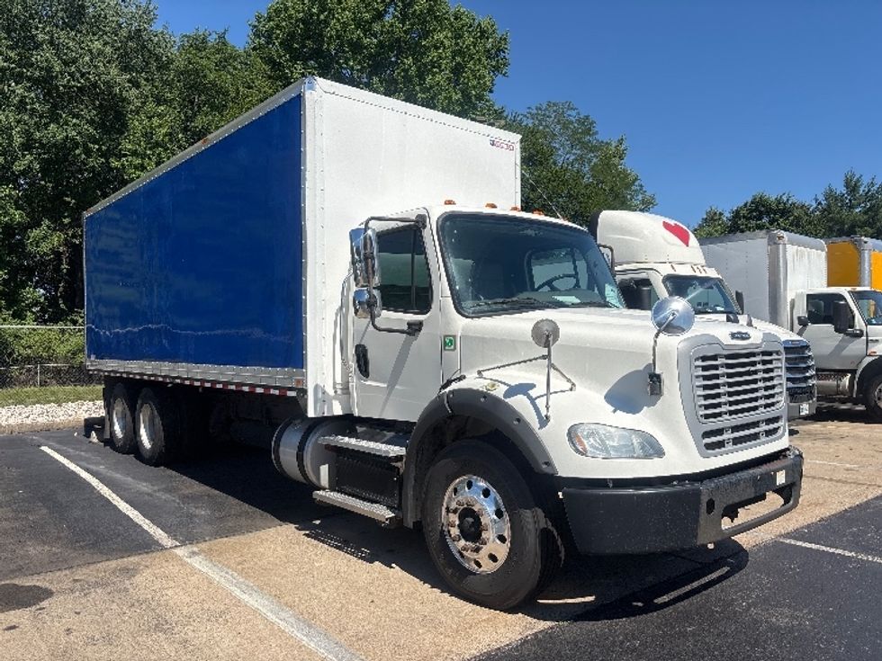 Medium Duty Box Truck-Light and Medium Duty Trucks-Freightliner-2018-M211264S-Burlington-NJ-334,766\n\t\tmiles-$ 69,000 - Image 1