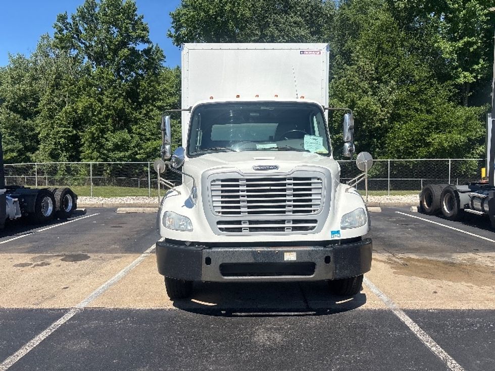 Medium Duty Box Truck-Light and Medium Duty Trucks-Freightliner-2018-M211264S-Burlington-NJ-334,766\n\t\tmiles-$ 69,000 - Image 2