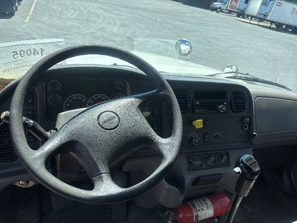 Medium Duty Box Truck-Light and Medium Duty Trucks-Freightliner-2018-M211264S-Burlington-NJ-334,766\n\t\tmiles-$ 69,000 - Image 17