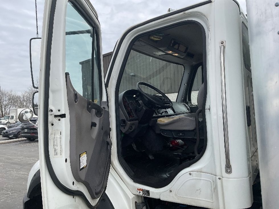 Medium Duty Box Truck-Light and Medium Duty Trucks-Freightliner-2018-M211264S-Canton-OH-524,560\n\t\tmiles-$ 65,500 - Image 16