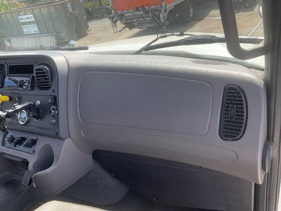 Medium Duty Box Truck-Light and Medium Duty Trucks-Freightliner-2018-M211264S-Harrisburg-PA-159,201\n\t\tmiles-$ 88,250 - Image 20