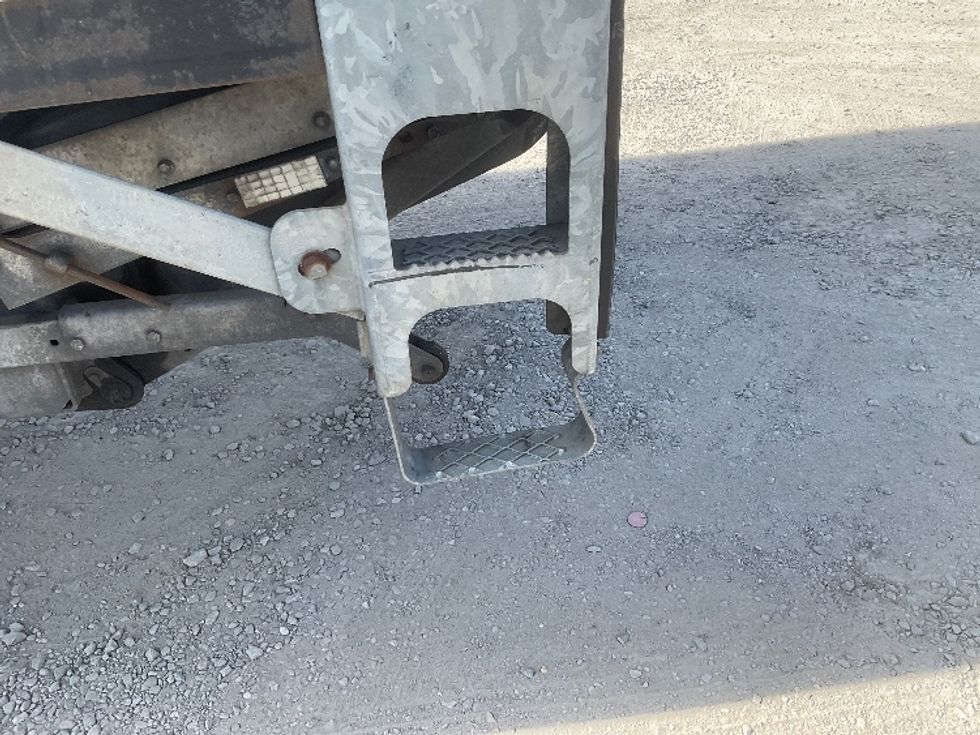 Medium Duty Box Truck-Light and Medium Duty Trucks-Freightliner-2018-M211264S-Harrisburg-PA-159,201\n\t\tmiles-$ 88,250 - Image 24