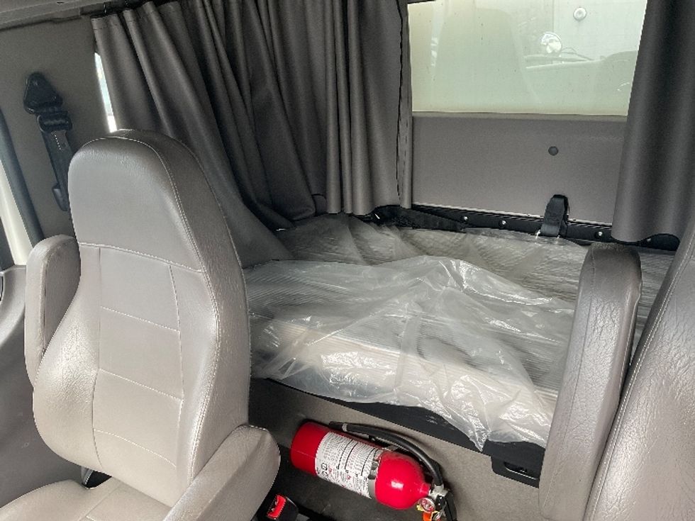 Medium Duty Box Truck-Light and Medium Duty Trucks-Freightliner-2018-M211264S-Harrisburg-PA-159,201\n\t\tmiles-$ 88,250 - Image 27