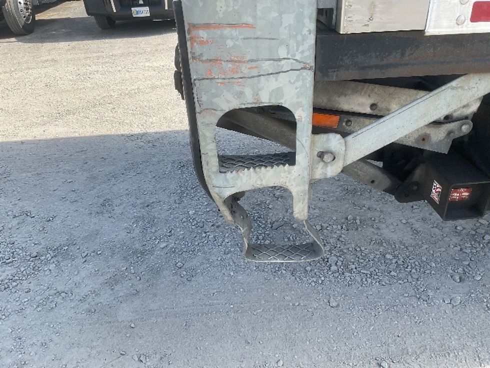 Medium Duty Box Truck-Light and Medium Duty Trucks-Freightliner-2018-M211264S-Harrisburg-PA-159,201\n\t\tmiles-$ 88,250 - Image 25