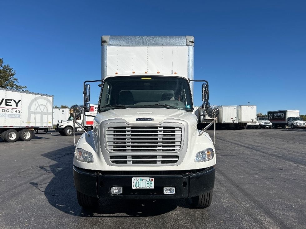 Medium Duty Box Truck-Light and Medium Duty Trucks-Freightliner-2018-M211264S-Londonderry-NH-118,845\n\t\tmiles-$ 79,250 - Image 2