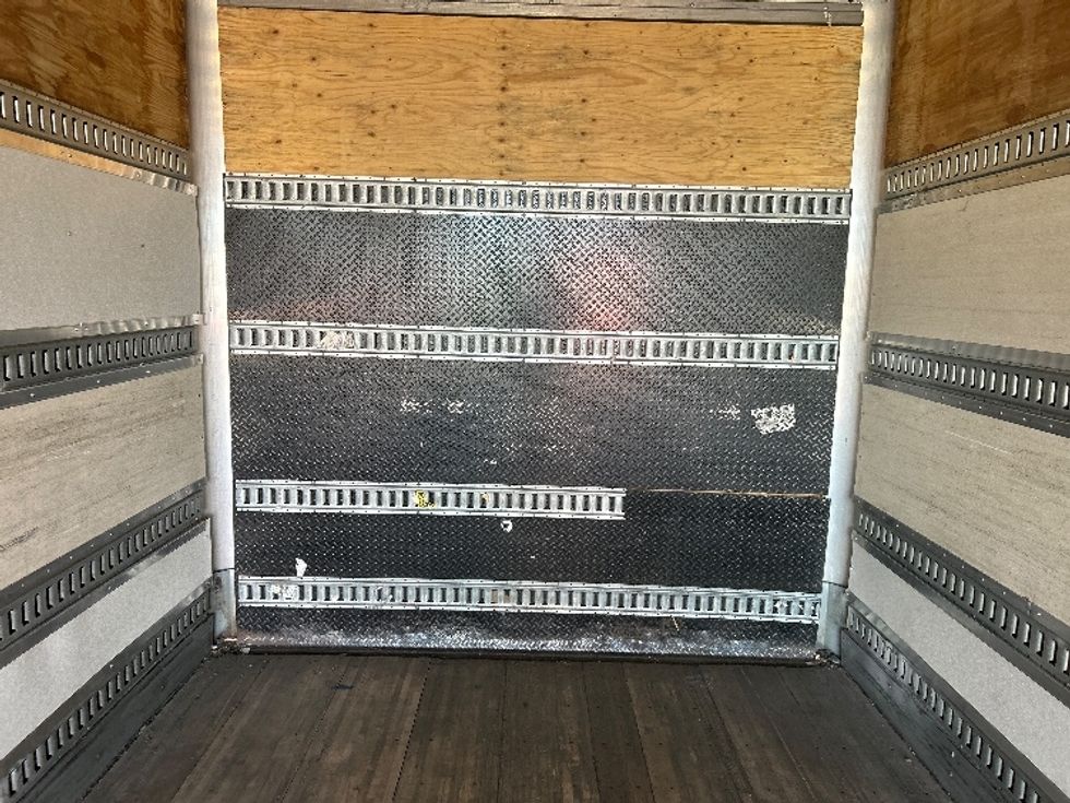 Medium Duty Box Truck-Light and Medium Duty Trucks-Freightliner-2018-M211264S-Londonderry-NH-118,845\n\t\tmiles-$ 79,250 - Image 10