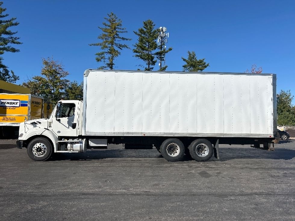 Medium Duty Box Truck-Light and Medium Duty Trucks-Freightliner-2018-M211264S-Londonderry-NH-118,845\n\t\tmiles-$ 79,250 - Image 4