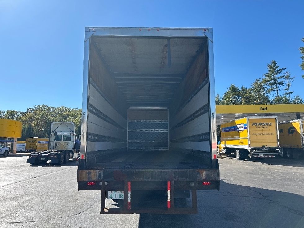 Medium Duty Box Truck-Light and Medium Duty Trucks-Freightliner-2018-M211264S-Londonderry-NH-118,845\n\t\tmiles-$ 79,250 - Image 9