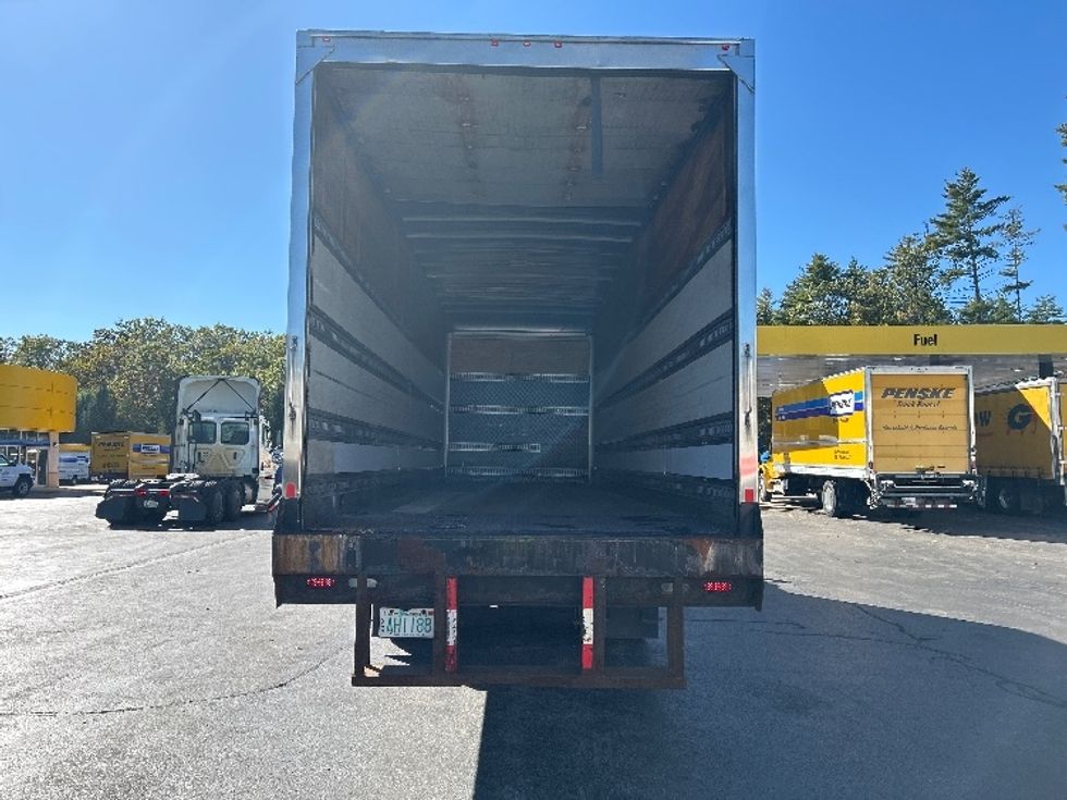 Medium Duty Box Truck-Light and Medium Duty Trucks-Freightliner-2018-M211264S-Londonderry-NH-118,845\n\t\tmiles-$ 79,250 - Image 8