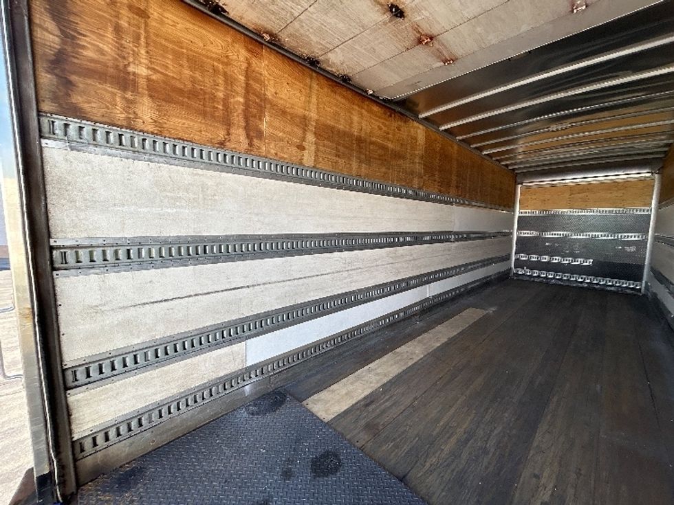 Medium Duty Box Truck-Light and Medium Duty Trucks-Freightliner-2018-M211264S-Londonderry-NH-118,845\n\t\tmiles-$ 79,250 - Image 11