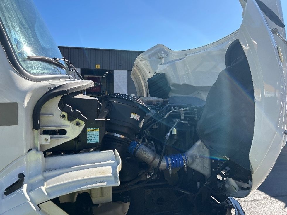 Medium Duty Box Truck-Light and Medium Duty Trucks-Freightliner-2018-M211264S-Londonderry-NH-118,845\n\t\tmiles-$ 79,250 - Image 23
