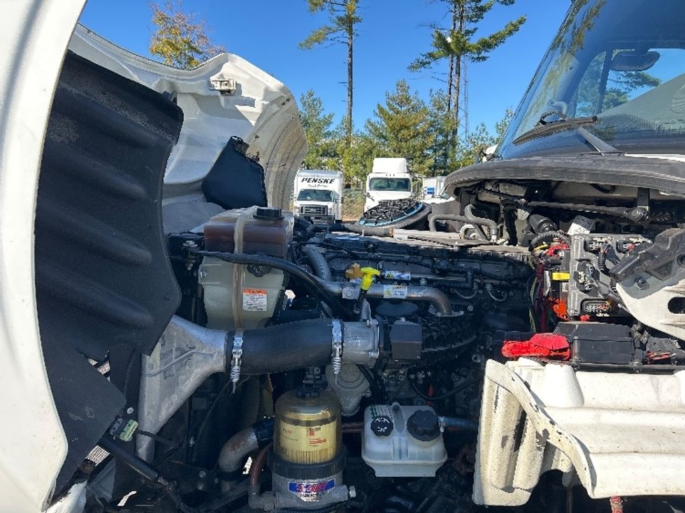 Medium Duty Box Truck-Light and Medium Duty Trucks-Freightliner-2018-M211264S-Londonderry-NH-118,845\n\t\tmiles-$ 79,250 - Image 24