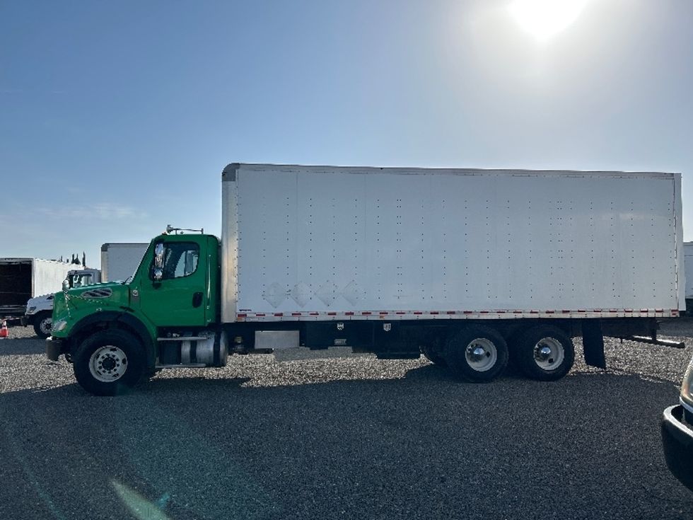 Medium Duty Box Truck-Light and Medium Duty Trucks-Freightliner-2018-M211264S-West Sacramento-CA-259,723\n\t\tmiles-$ 75,750 - Image 4