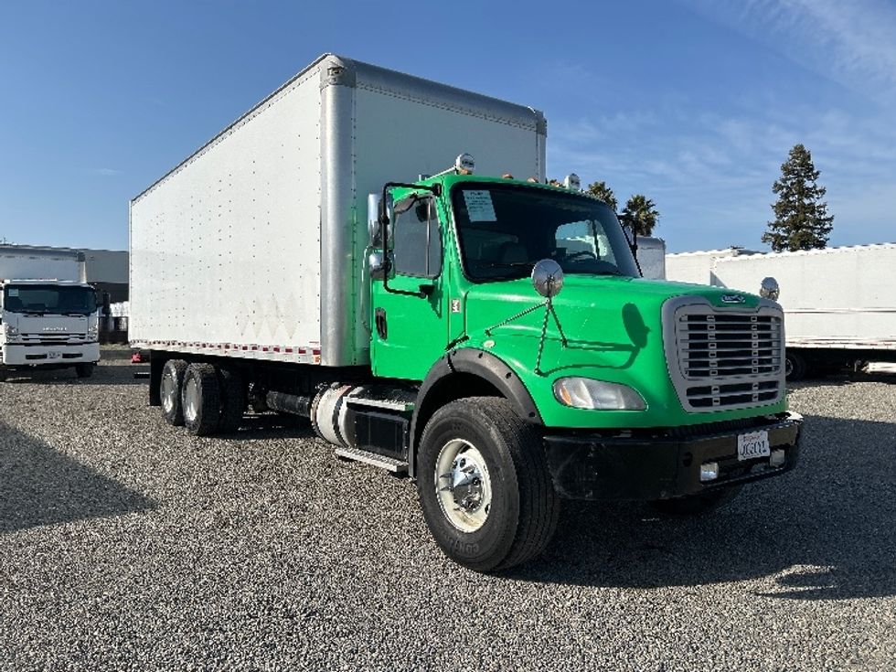 Medium Duty Box Truck-Light and Medium Duty Trucks-Freightliner-2018-M211264S-West Sacramento-CA-259,723\n\t\tmiles-$ 75,750 - Image 1