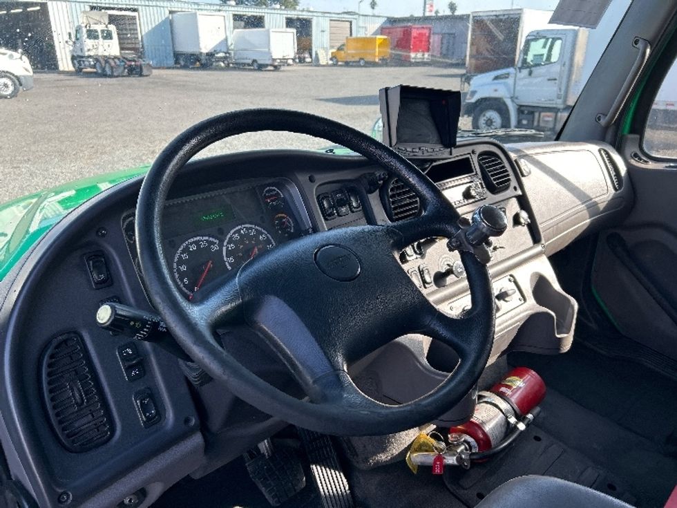 Medium Duty Box Truck-Light and Medium Duty Trucks-Freightliner-2018-M211264S-West Sacramento-CA-259,723\n\t\tmiles-$ 75,750 - Image 15