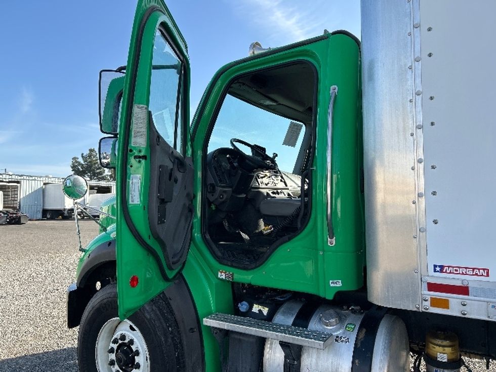 Medium Duty Box Truck-Light and Medium Duty Trucks-Freightliner-2018-M211264S-West Sacramento-CA-259,723\n\t\tmiles-$ 75,750 - Image 14