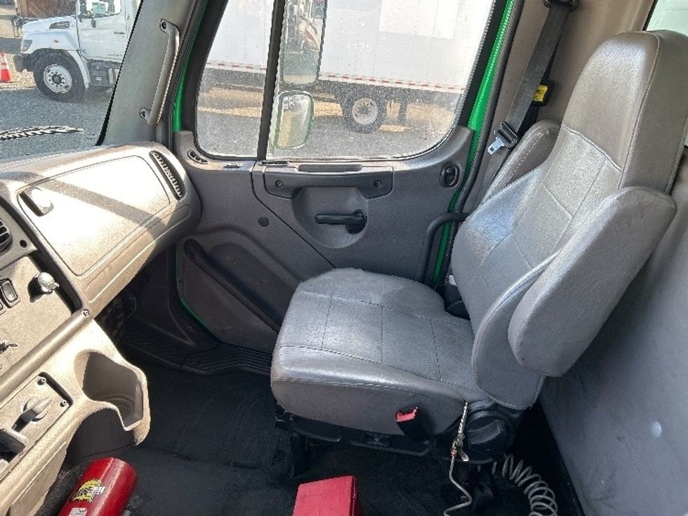 Medium Duty Box Truck-Light and Medium Duty Trucks-Freightliner-2018-M211264S-West Sacramento-CA-259,723\n\t\tmiles-$ 75,750 - Image 21