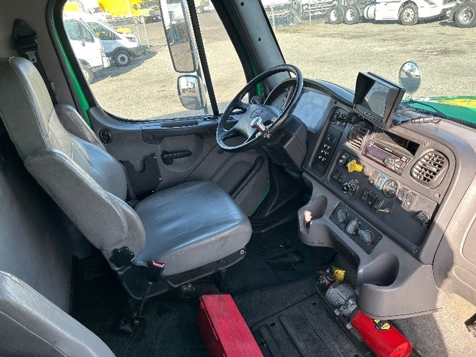 Medium Duty Box Truck-Light and Medium Duty Trucks-Freightliner-2018-M211264S-West Sacramento-CA-259,723\n\t\tmiles-$ 75,750 - Image 22