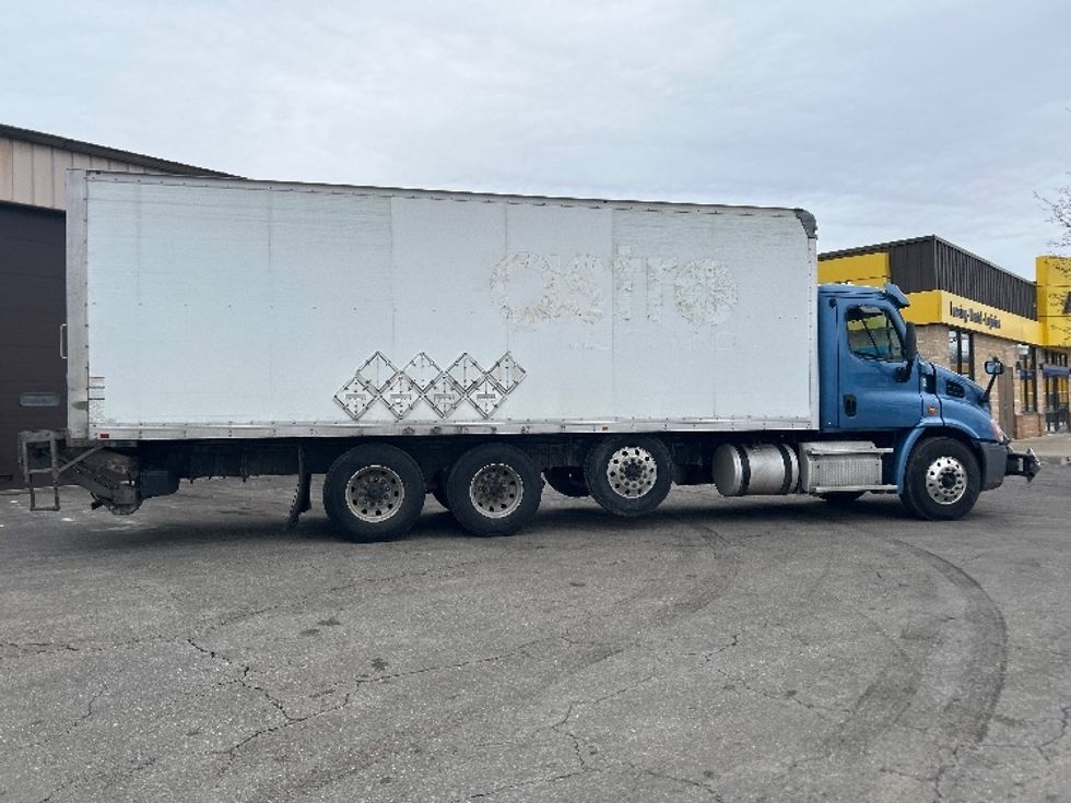 Medium Duty Box Truck-Light and Medium Duty Trucks-Freightliner-2018-X11384S-Chicopee-MA-407,260\n\t\tmiles-$ 79,750 - Image 15