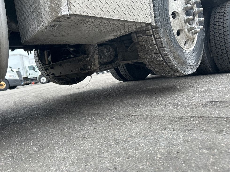 Medium Duty Box Truck-Light and Medium Duty Trucks-Freightliner-2018-X11384S-Chicopee-MA-407,260\n\t\tmiles-$ 79,750 - Image 5